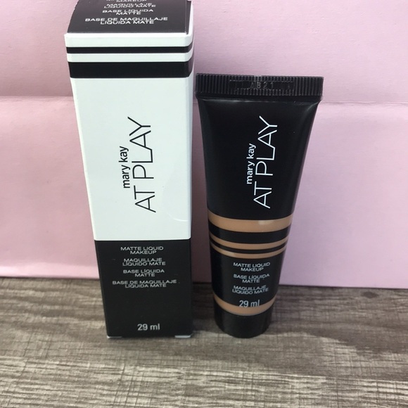 AT PLAY MATTE LIQUID MAKEUP DEEP TAN - Picture 10 of 13